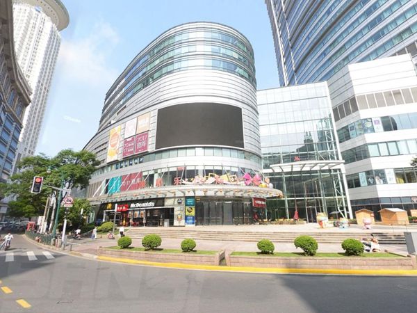 上海雅居樂國際廣場(chǎng)室外led全彩顯示屏
